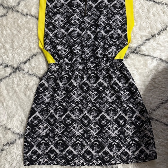 Charming Charlie Box Sleeve Black & Yellow Dress Size M - Picture 2 of 4